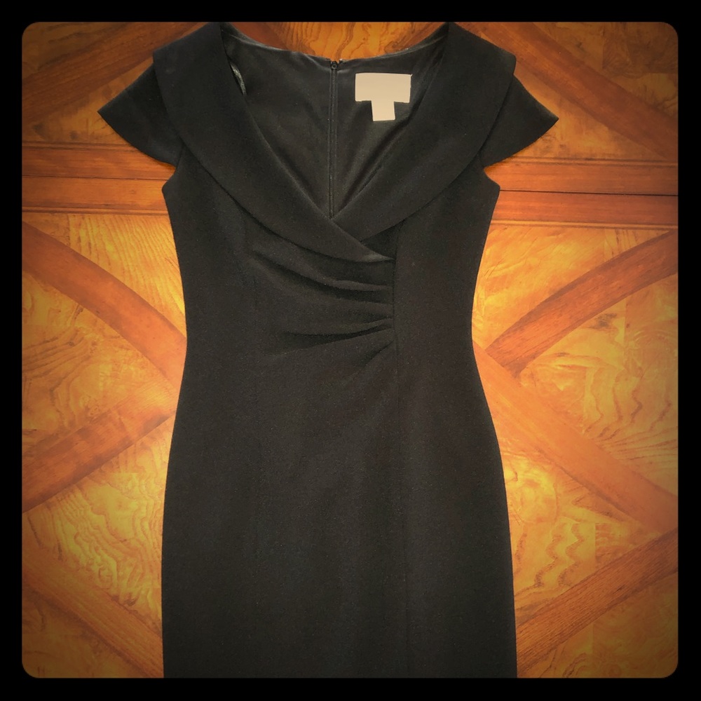 Very classy little black dress 🔥